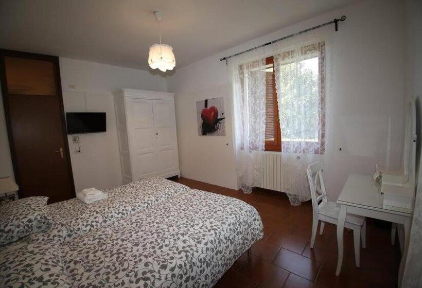 اتاق استاندارد با سرویس بهداشتی مشترک, Villa Colle