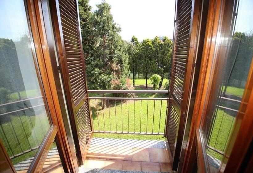 اتاق استاندارد با سرویس بهداشتی مشترک, Villa Colle