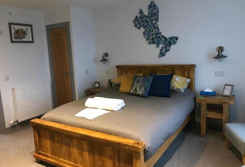 Номер Deluxe, The Bridge B&b