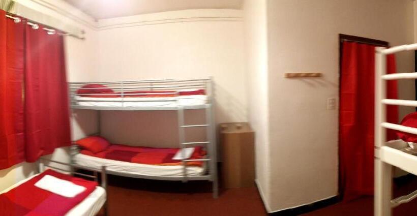 חדר משפחתי, Le Pourquoi Pas