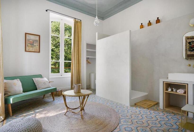 غرفة قياسية مطلّة علي حمام السباحة, B&b Maison Felisa