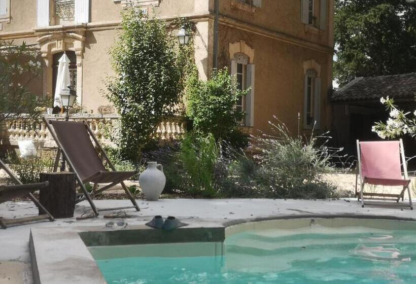 غرفة قياسية مطلّة علي حمام السباحة, B&b Maison Felisa