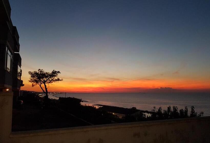 اتاق استاندارد با بالکن و چشمانداز دریا, B&b Villa Ngiolò Vista Mare