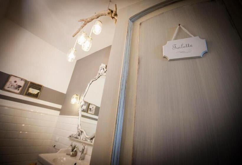 اتاق استاندارد با بالکن و چشمانداز دریا, B&b Villa Ngiolò Vista Mare