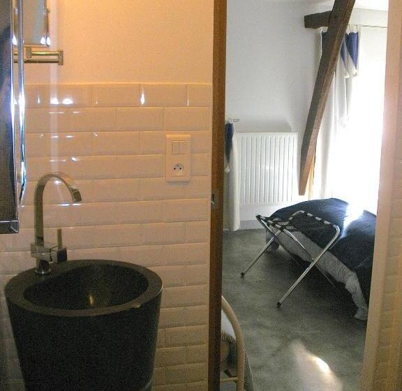 اتاق استاندارد, La Jumelière Laval Nord