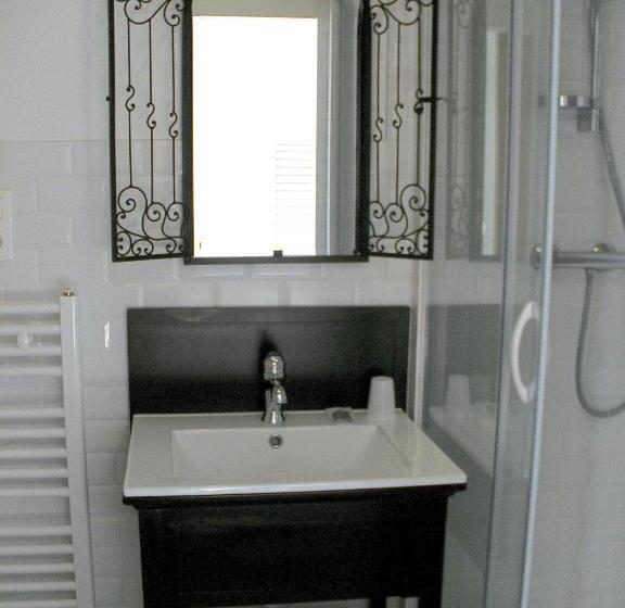 اتاق استاندارد, La Jumelière Laval Nord