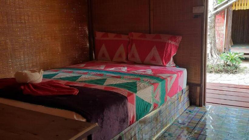 Бунгало Стандарт, Chill Chill Long Beach Hostel