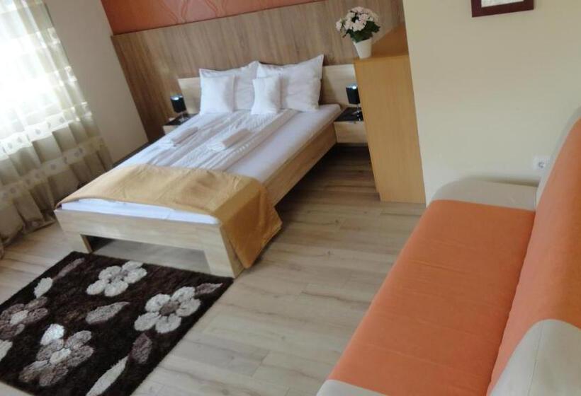Четырехместный Номер Стандарт, Centrum Szeged