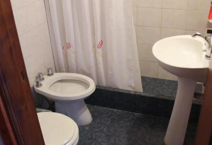 Standard-huone, Demi