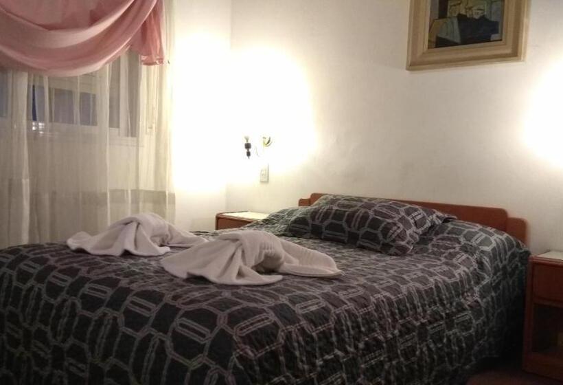 スタンダード４人部屋, Demi