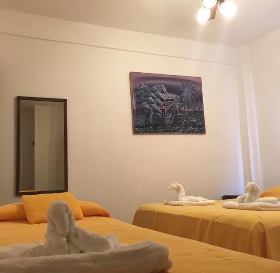 스탠다드 트리플 룸, Maracas