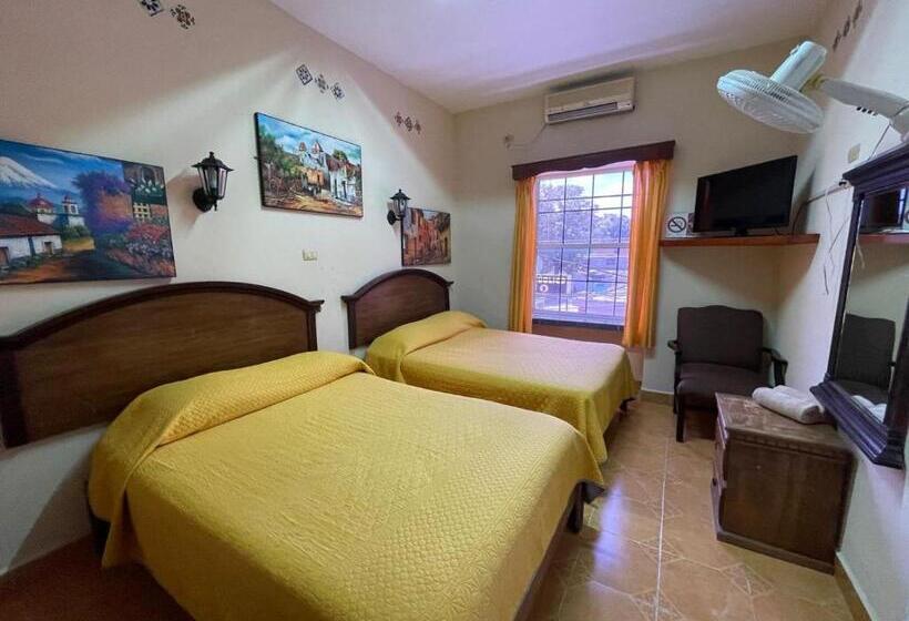 غرفه قياسيه سريرين مزدوجين, Posada Del Sol
