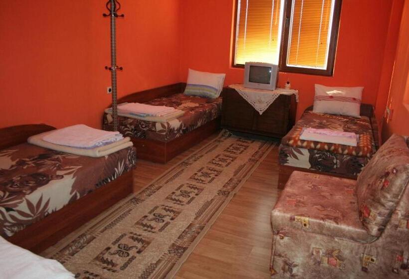 غرفة قياسية ثلاثية حمام مشترك, Guest House Edelvais