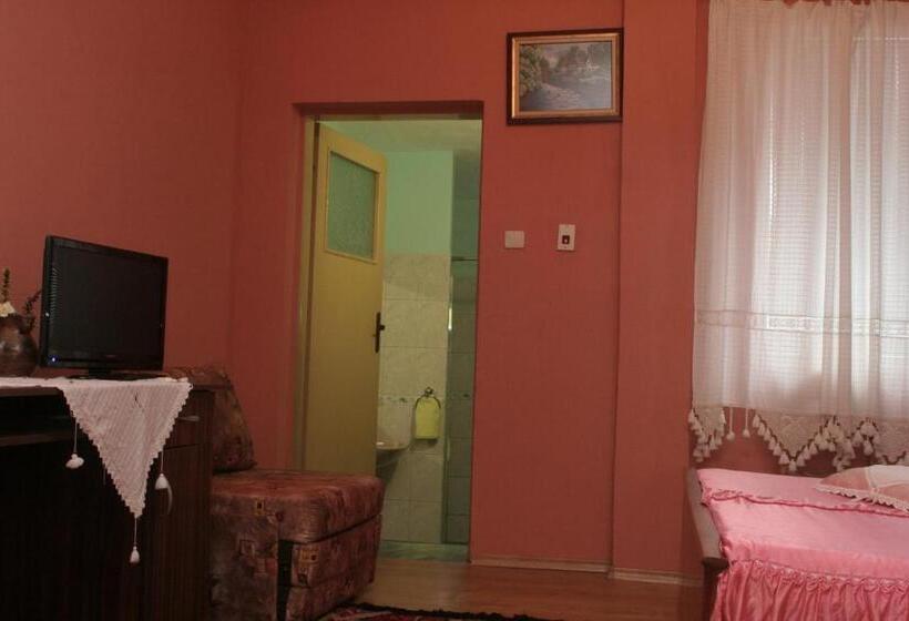 جناح, Guest House Edelvais