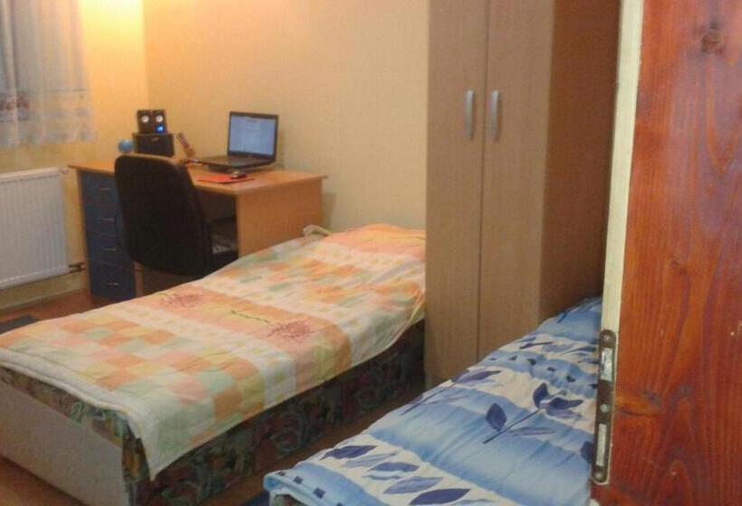 Economy Triple Room, Guesthouse Tadic