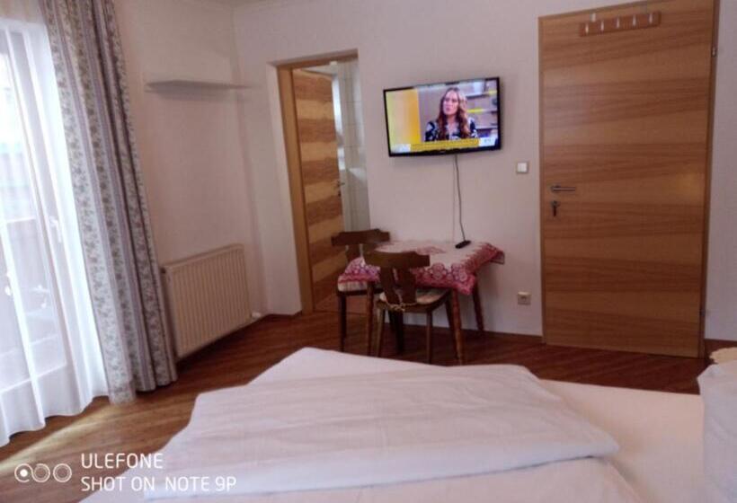 חדר סטנדרט עם מרפסת, Haus Höller