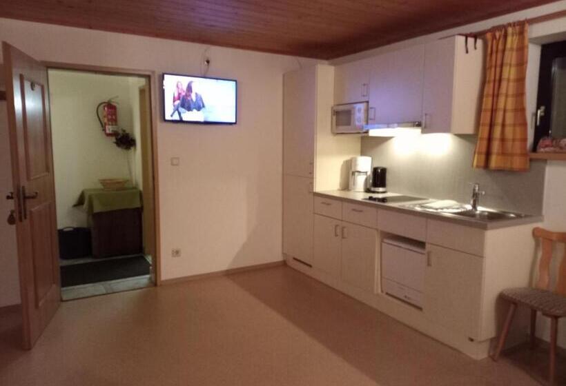 דירת חדר אקונומי, Haus Höller