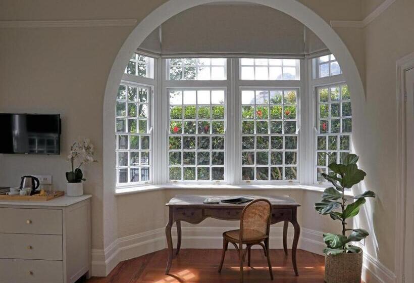 キングサイズベッドのスーペリアルーム, One Kensington Boutique