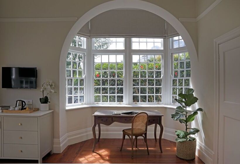 スーペリアールーム, One Kensington Boutique