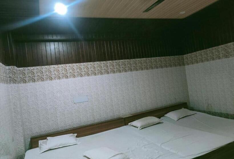 Quarto Familiar, Shubhadra Guest House