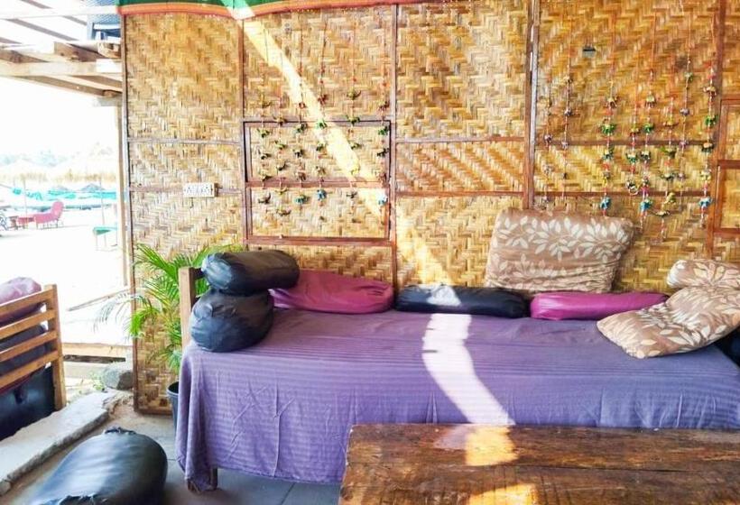 חדר דלוקס, Drishti Yoga International