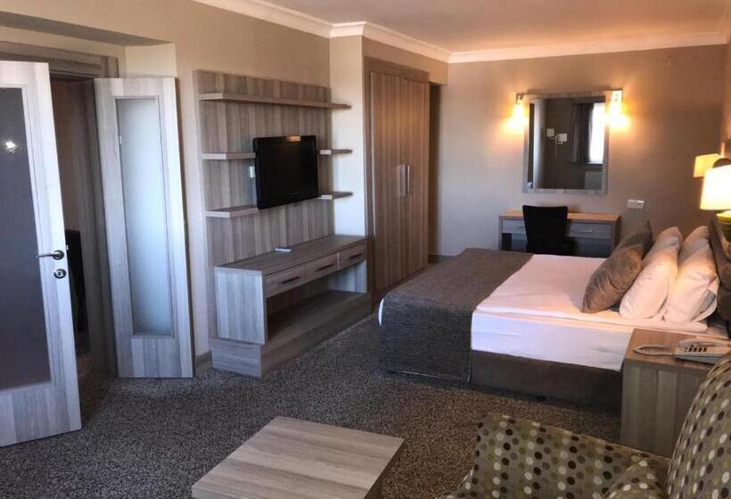 Семейный Номер Совместный Санузел, Grand Yazici Ski Hotel & Spa