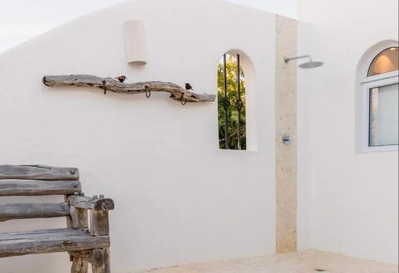 Villa 2 Makuuhuonetta, Villa Santorini