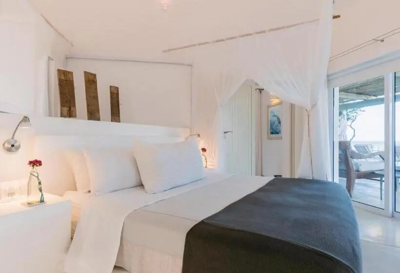 Villa 2 Makuuhuonetta, Villa Santorini