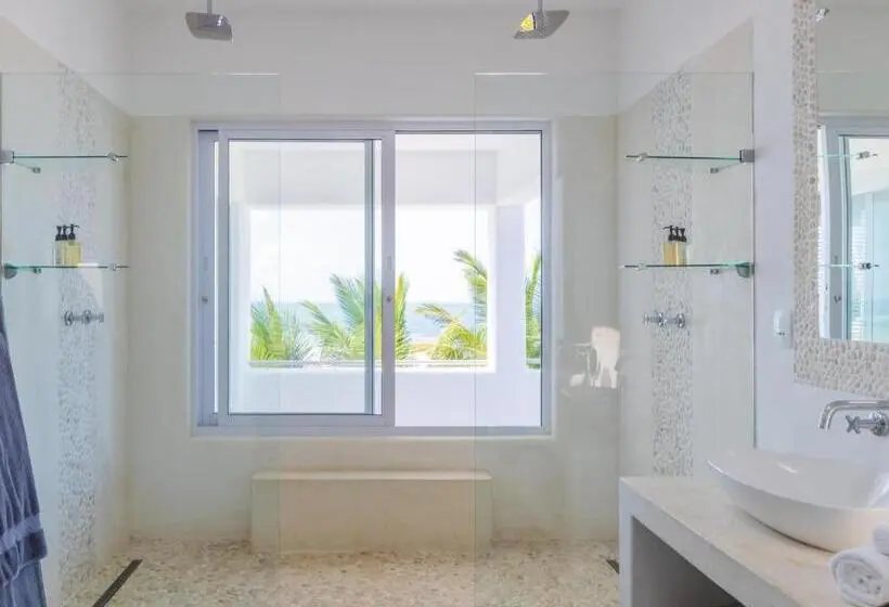 Villa 3 Makuuhuonetta, Villa Santorini