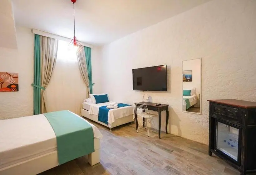 Economy Triple Room, Portakal çiçeği Alaçatı