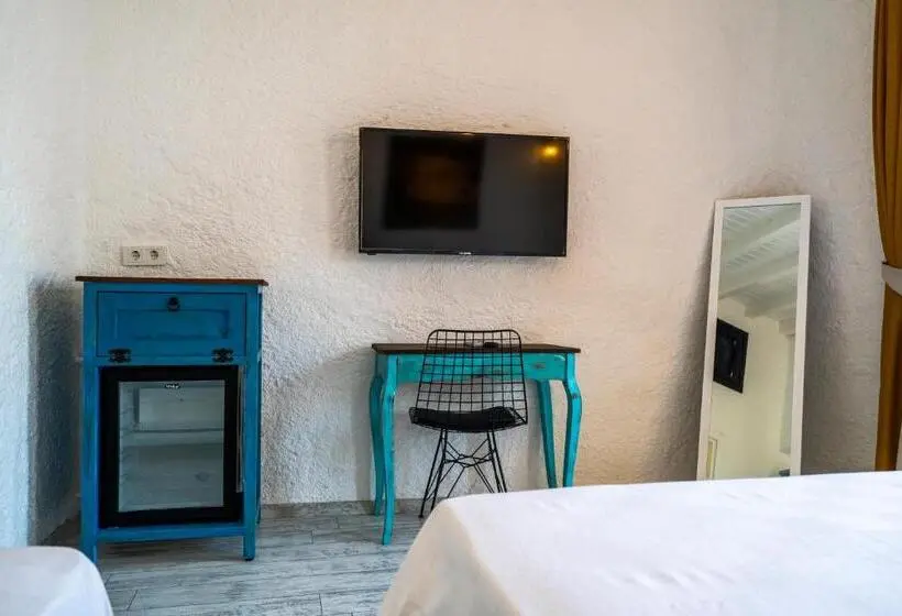 Deluxe Kolmen Hengen Huone, Portakal çiçeği Alaçatı