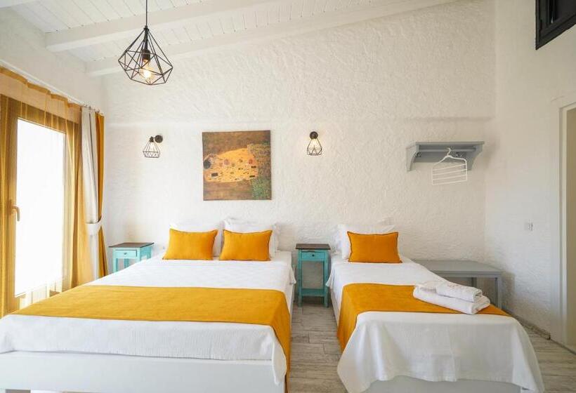 חדר דלוקס לשלושה, Portakal Cicegi Alaçatı