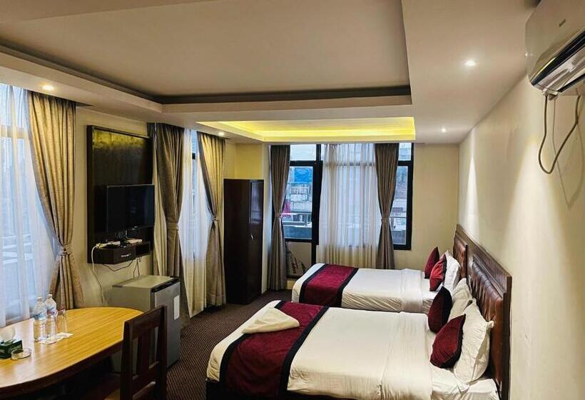 إستوديو قياسى, De Universal