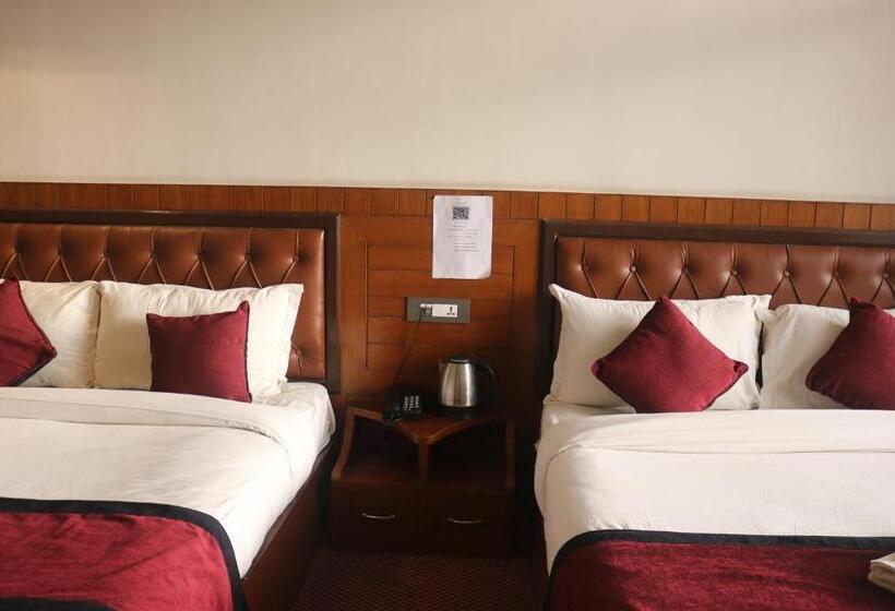 إستوديو قياسى, De Universal