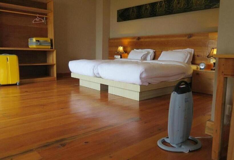 اتاق لوکس, Lobesa