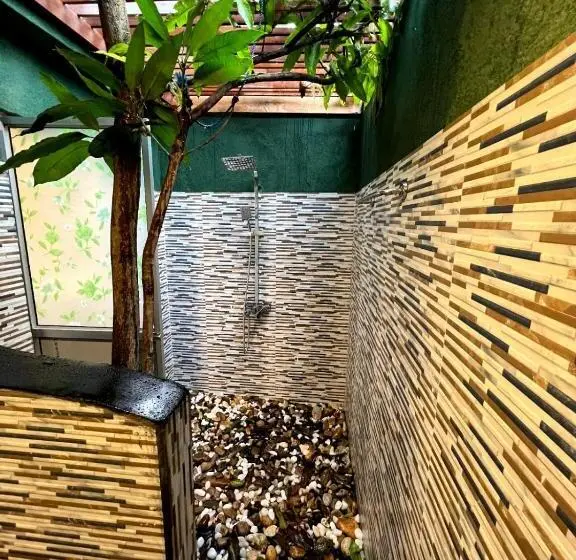 اتاق استاندارد با چشم‌انداز استخر, Mango Tree House Mirissa