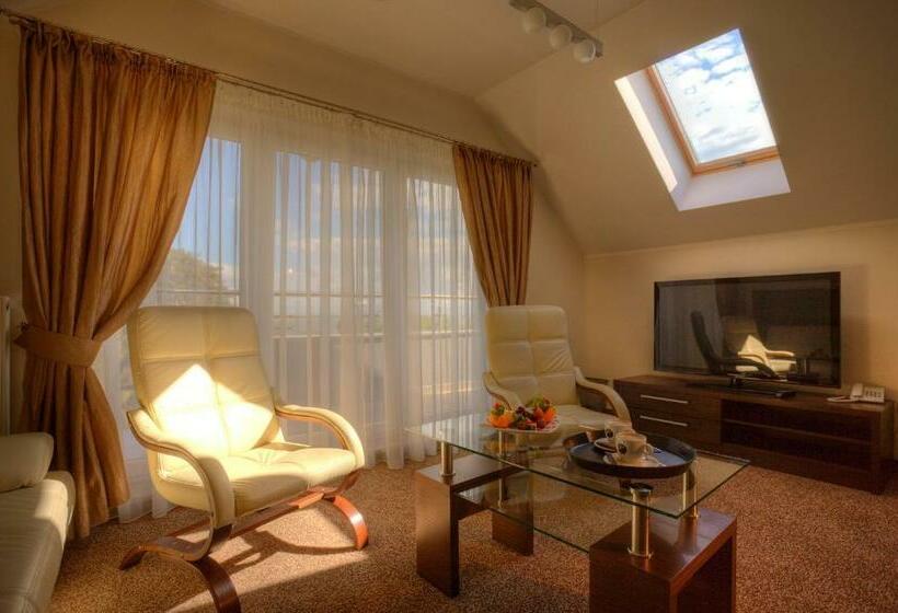 דירת חדר, 77 Restauracja Spa