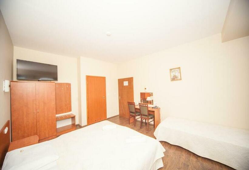 스탠다드 트리플 룸, Ada