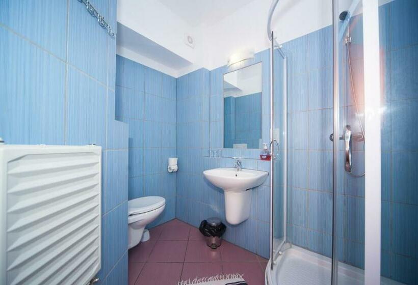 스탠다드 트리플 룸, Ada