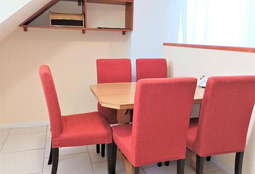 침실 2개 아파트, Apartmány Dreams