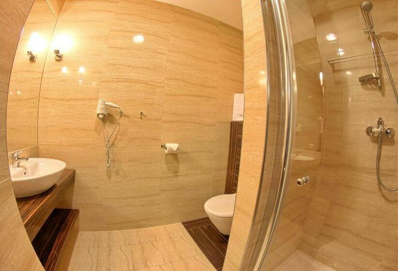 스탠다드 룸, Arkas