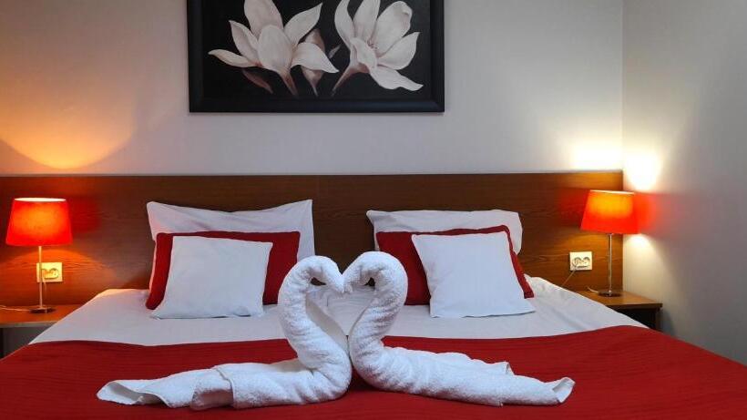 חדר סטנדרט, Astral