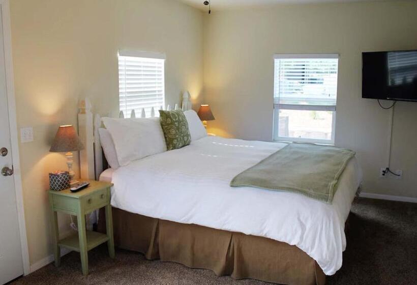 בקתה סטנדרטית, Back Bay Inn