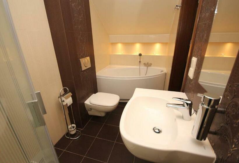 スイート, Biała Akacja Resort & Business