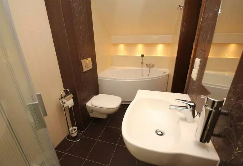 スイート, Biała Akacja Resort & Business