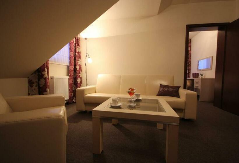 スイート, Biała Akacja Resort & Business