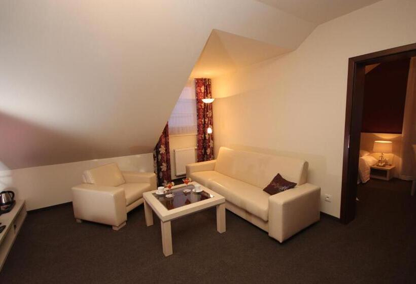 スイート, Biała Akacja Resort & Business