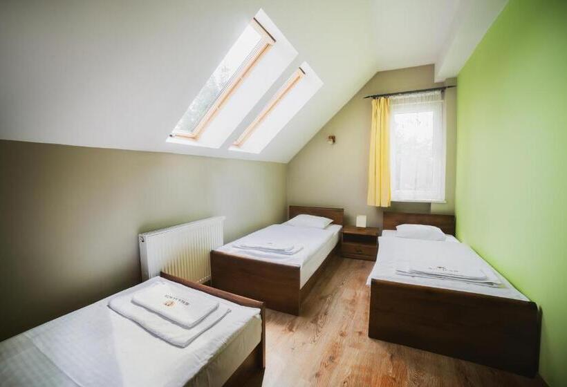 ファミリーステューディオ, Biała Akacja Resort & Business