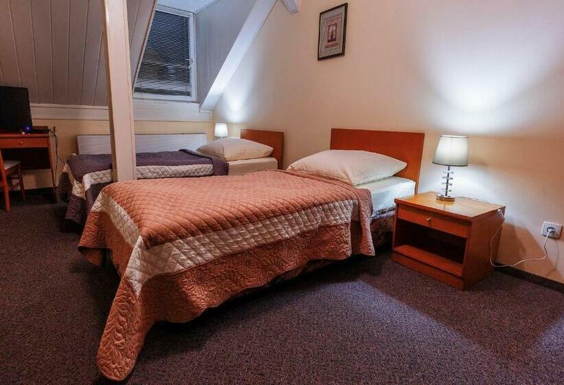 스탠다드 룸, Dana