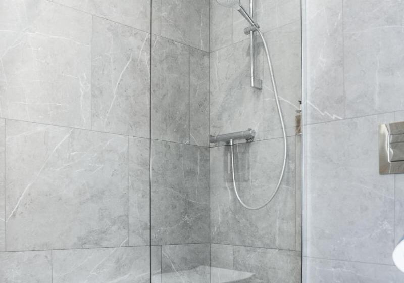 スタンダードトリプルルーム, Dwor W Tomaszowicach